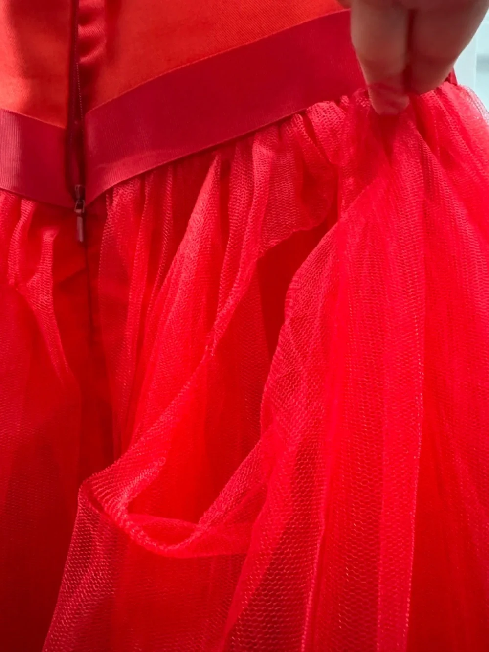 Glamour by Terani Red High-Low Tulle Gown – Size 6 - Picture 12 of 13
